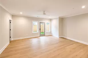 3513 Kingsboro Rd, Atlanta, GA 30326 - Photo 7