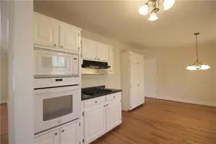 336 Princess Ave, Woodstock, GA 30189 - Photo 3