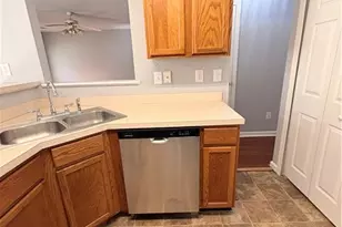 10221 Deep Creek Pl, Union City, GA 30291 - Photo 5