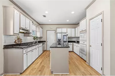 991 Bay Pointe Way SW, Lilburn, GA 30047 - Photo 13