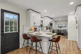 8832 Twin Oaks Dr, Jonesboro, GA 30236 - Photo 9