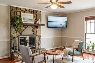 9870 Robinwood Ln, Roswell, GA 30075 - Photo 3