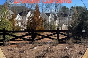2962 Graham Gardens Ln, Marietta, GA 30062 - Photo 3