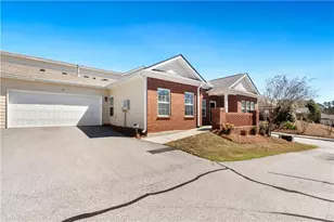 341 Villa Park Cir, Stone Mountain, GA 30087 - Photo 3