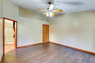 1262 Bailing Dr, Lawrenceville, GA 30043 - Photo 23