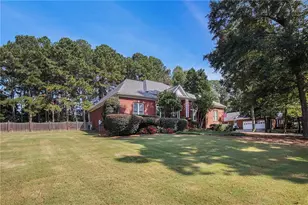 615 Wellington Dr, Winder, GA 30680 - Photo 3