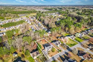 3520 Lochmill Dr, Loganville, GA 30052 - Photo 3