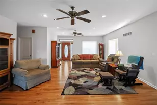 397 Sandhill Hickory Level Rd, Carrollton, GA 30116 - Photo 3