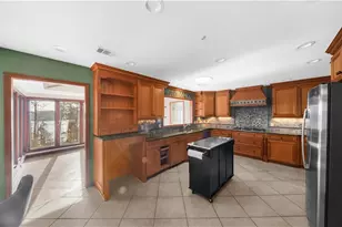 3240 Chimney Point Dr, Cumming, GA 30041 - Photo 11