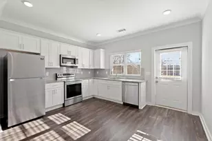 2017 Ocean Dr, Atlanta, GA 30318 - Photo 7