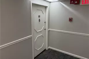 2479 Peachtree Rd NE, Atlanta, GA 30305 - Photo 3