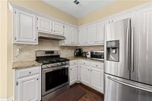 4409 Chatham View Dr, Buford, GA 30518 - Photo 17