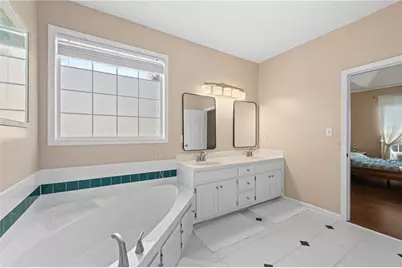 4409 Chatham View Drive, Buford, GA 30518 - Photo 33