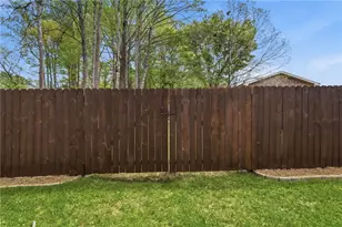 201 Dillard Dr NE, Kennesaw, GA 30144 - Photo 13