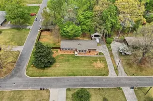 201 Dillard Dr NE, Kennesaw, GA 30144 - Photo 9