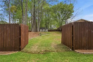 201 Dillard Dr NE, Kennesaw, GA 30144 - Photo 11