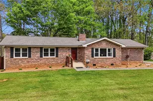 201 Dillard Dr NE, Kennesaw, GA 30144 - Photo 1