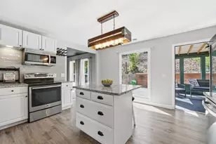 648 Dogwood Dr, Lawrenceville, GA 30046 - Photo 15