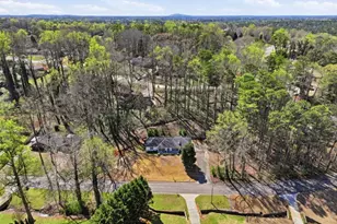 648 Dogwood Dr, Lawrenceville, GA 30046 - Photo 3