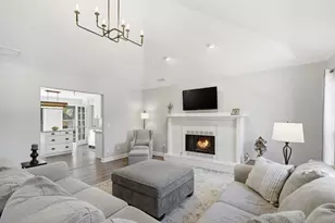 648 Dogwood Dr, Lawrenceville, GA 30046 - Photo 7