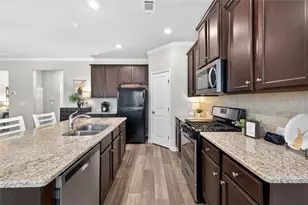 1594 Davey Cir, Hoschton, GA 30548 - Photo 5