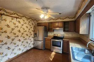 7847 Sugarland Dr, Jonesboro, GA 30236 - Photo 11