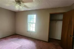 7847 Sugarland Dr, Jonesboro, GA 30236 - Photo 15