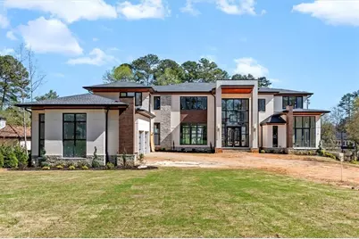 124 Woodlawn Drive NE, Marietta, GA 30067 - Photo 1