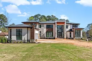 124 Woodlawn Dr NE, Marietta, GA 30067 - Photo 1