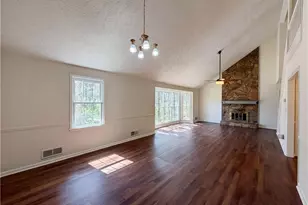 460 Hillsdale Dr, Fayetteville, GA 30214 - Photo 3