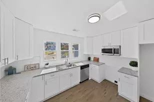 1916 Spencer Oaks Ln, Lithonia, GA 30058 - Photo 9