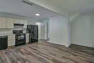 24 E Main St, Gainesville, GA 30501 - Photo 9