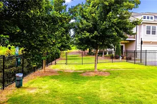 301 Hayden Cir, Woodstock, GA 30189 - Photo 15