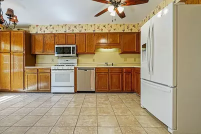 4241 Glenforest Way NE, Roswell, GA 30075 - Photo 17