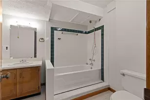 1055 Hunterhill Dr, Roswell, GA 30075 - Photo 67