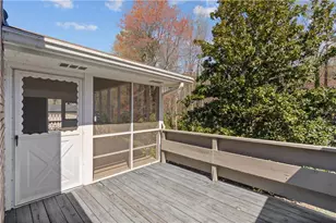 1055 Hunterhill Dr, Roswell, GA 30075 - Photo 33