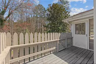 1055 Hunterhill Dr, Roswell, GA 30075 - Photo 37