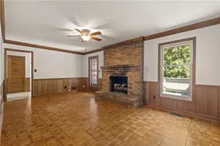 1055 Hunterhill Dr, Roswell, GA 30075 - Photo 27