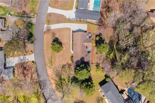 1055 Hunterhill Dr, Roswell, GA 30075 - Photo 79