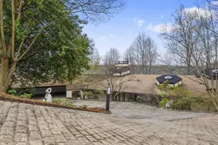 130 Huntcliff Point NE, Sandy Springs, GA 30350 - Photo 1