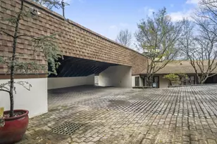 130 Huntcliff Point NE, Sandy Springs, GA 30350 - Photo 57