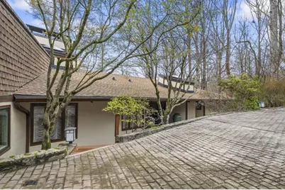 130 Huntcliff Point NE, Sandy Springs, GA 30350 - Photo 3