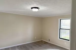 136 Creekview Dr, Woodstock, GA 30188 - Photo 5