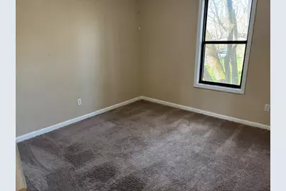 136 Creekview Drive, Woodstock, GA 30188 - Photo 5