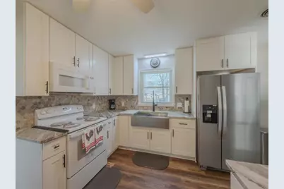 324 E Broad Street E, Winder, GA 30680 - Photo 3