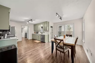 3075 Heather Stone Way, Lawrenceville, GA 30043 - Photo 5