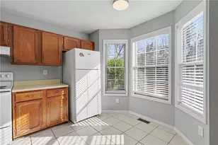 5200 Laurel Bridge Dr SE, Smyrna, GA 30082 - Photo 7