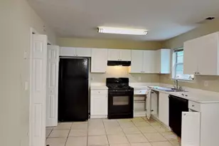 1278 Lynx Ct, Hampton, GA 30228 - Photo 3