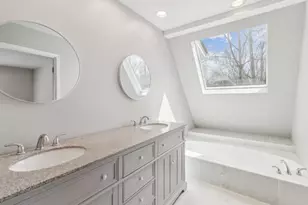 355 Westerhall Ct, Sandy Springs, GA 30328 - Photo 17