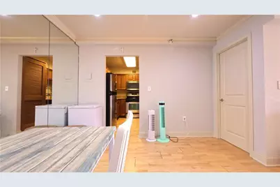 2479 Peachtree Road NE #1306, Atlanta, GA 30305 - Photo 9